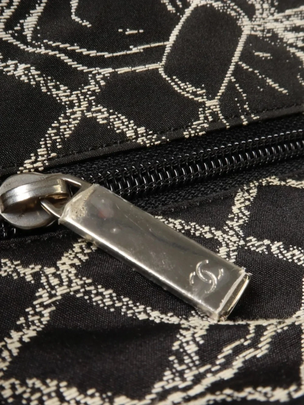 Chanel Essential 31 Rue Shopping Tote